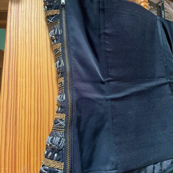 XXS BEBE strapless beautifully embroidered top - Picture 2 of 7